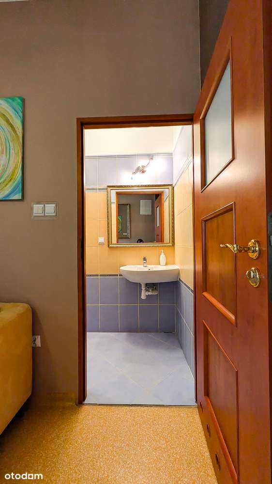 Na sprzedaż duży lokal pod działalność.-13