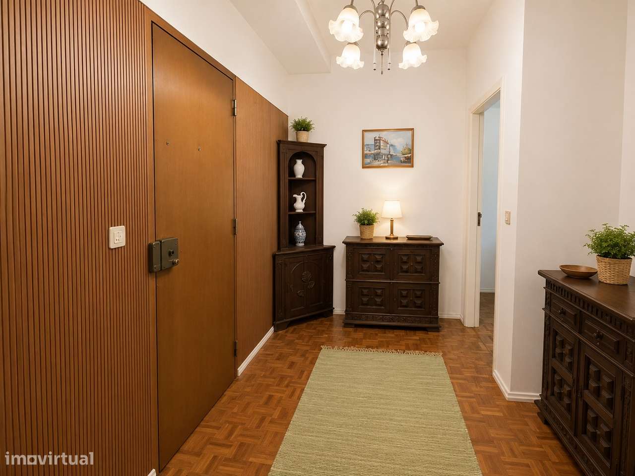 Apartamento T4 com varanda e elevador no centro de Leiria-8