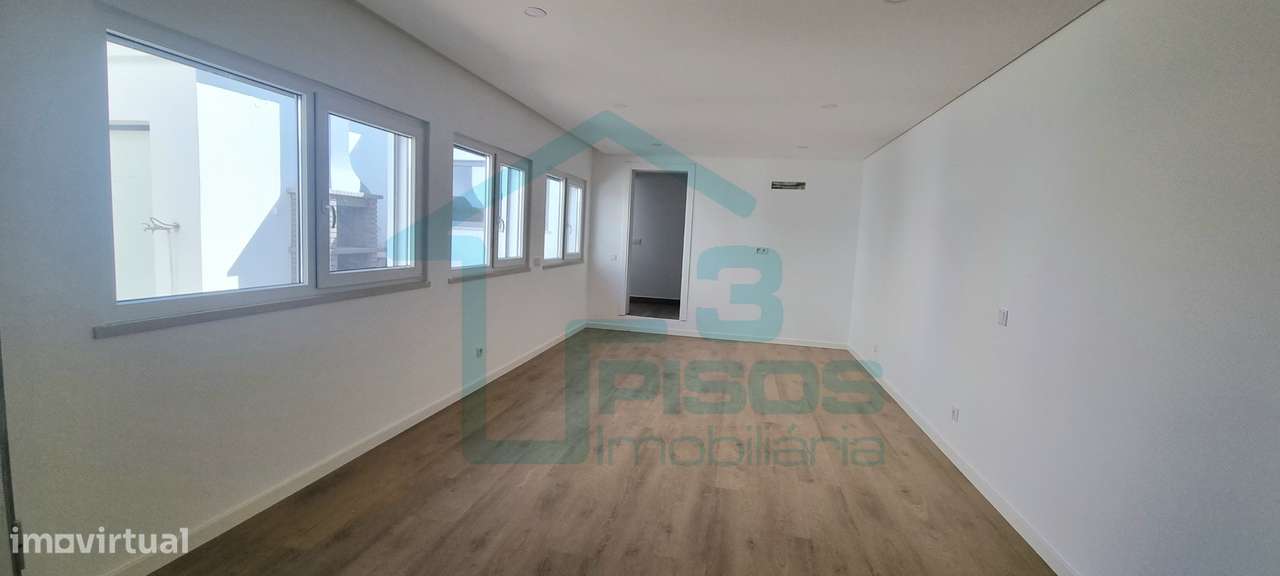 Moradia V4+1 com piscina - Costa da Caparica - Almada-10