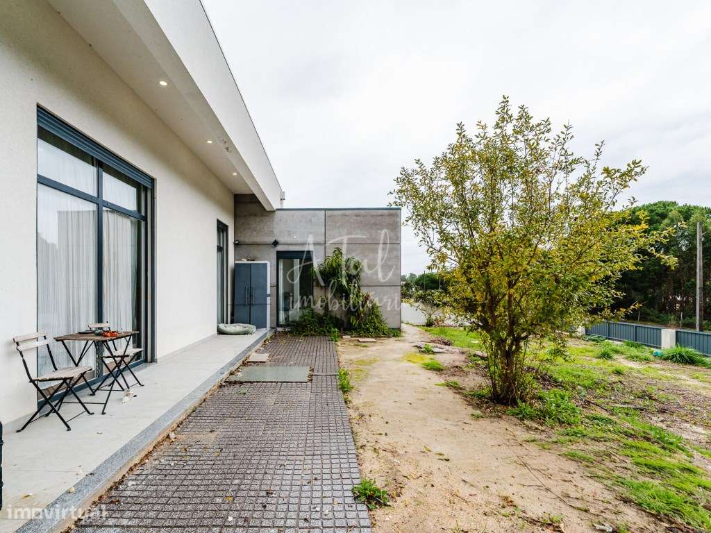 Moradia V2 Térrea a 10 minutos da Praia-17