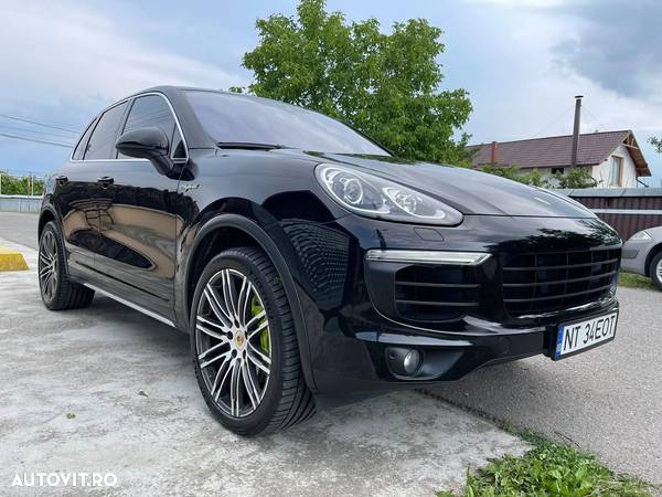 Porsche Cayenne E-Hybrid Tiptronic S Platinum Edition - 24