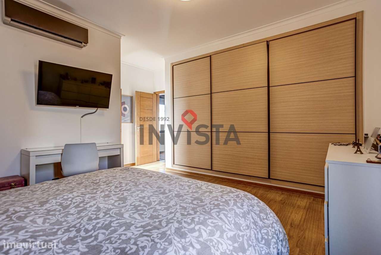 Moradia no Centro de Alverca com piscina-29