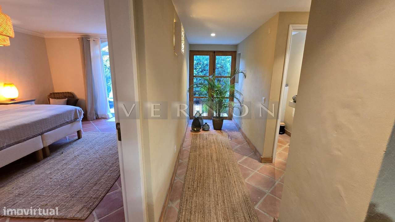 Algarve, Caramujeira,  para venda moradia V3 espaçosa renovada com vis-29