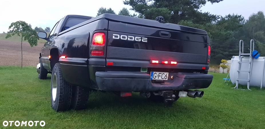 Dodge RAM - 8