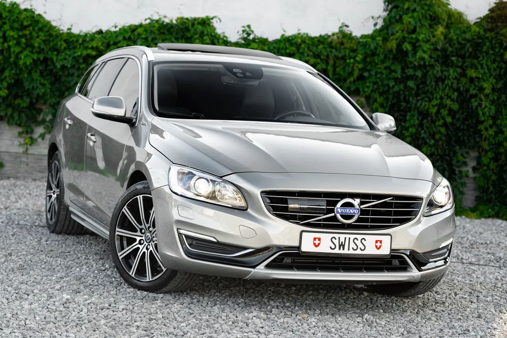 Volvo V60 I (2011-2018) D6 AWD Plug-in Hybrid Momentum 2014
