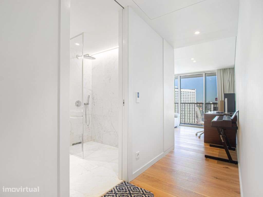 Apartamento T2 com varanda, estacionamento no Condomínio Infinity-13