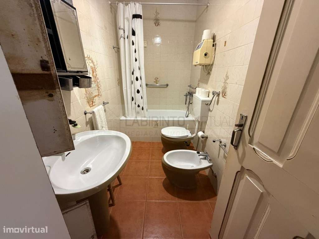 Prédio Residencial + Armazém com 1000m² na Arroja, Odivelas - Local...-9