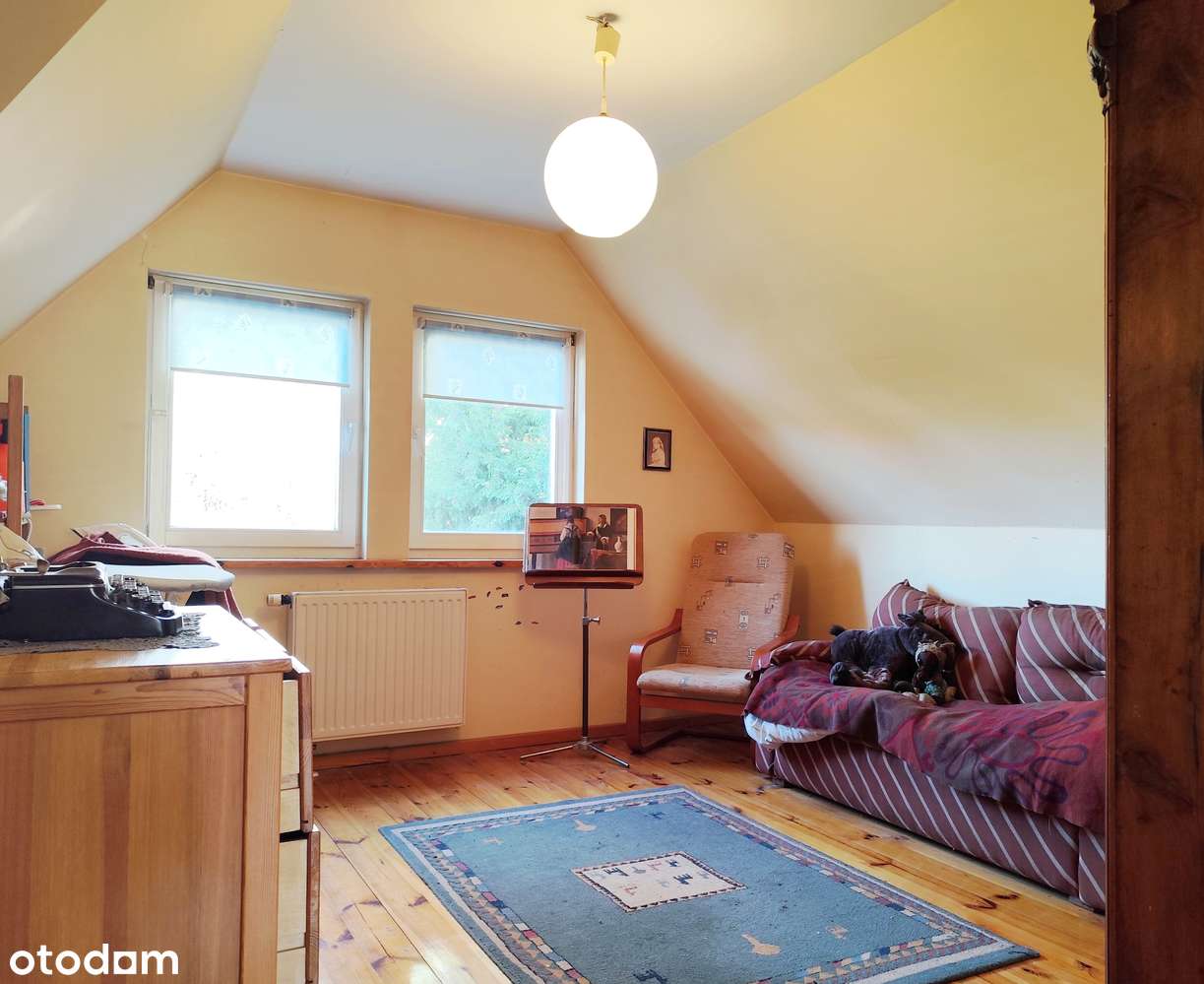 Dom z piękną działką, dojazd - 10 minut pociągiem od Wrocławia-10