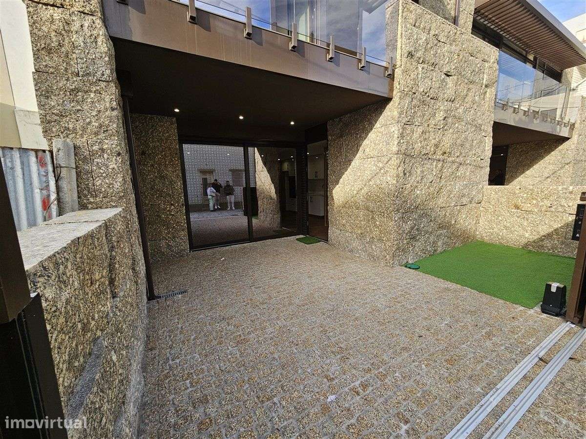 Moradia T2 Nova-2ª linha de Mar-Aver-o-Mar-Póvoa de Varzim-14