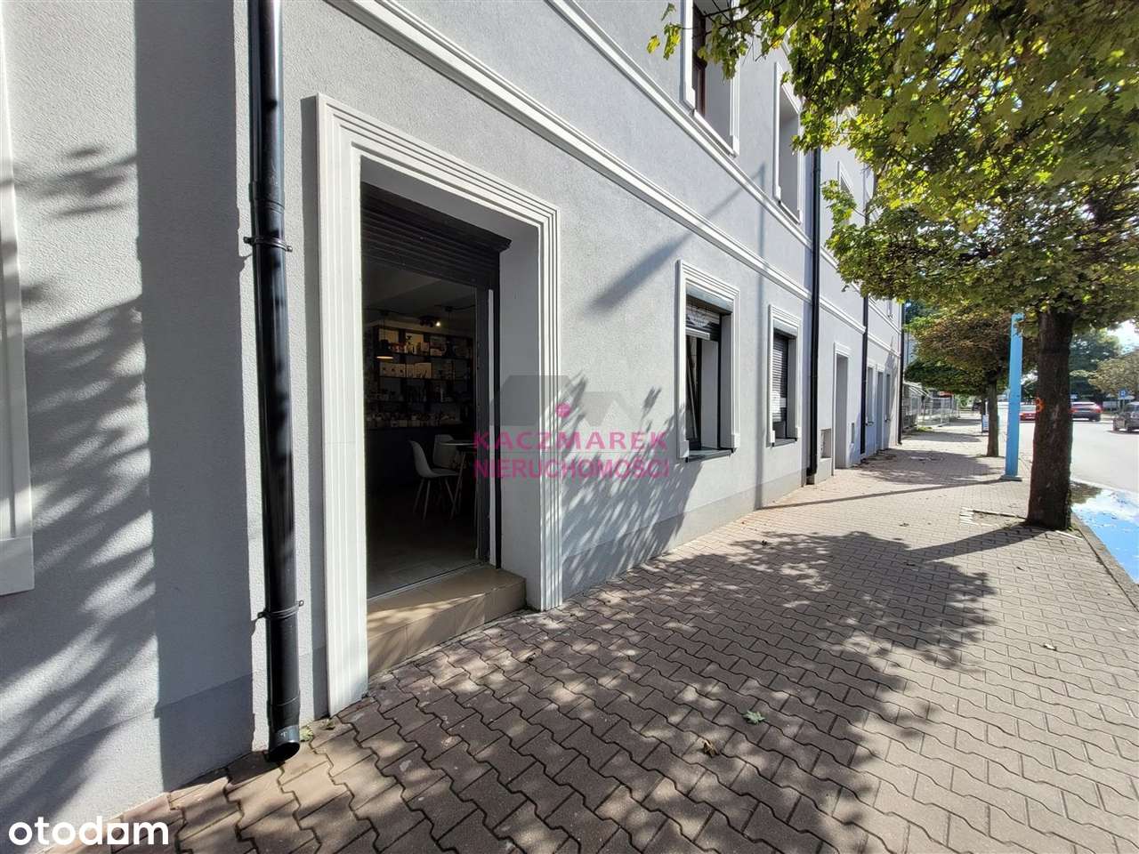 Przy ul. Dworcowej – Lokal usługowy + Mieszkanie!-4