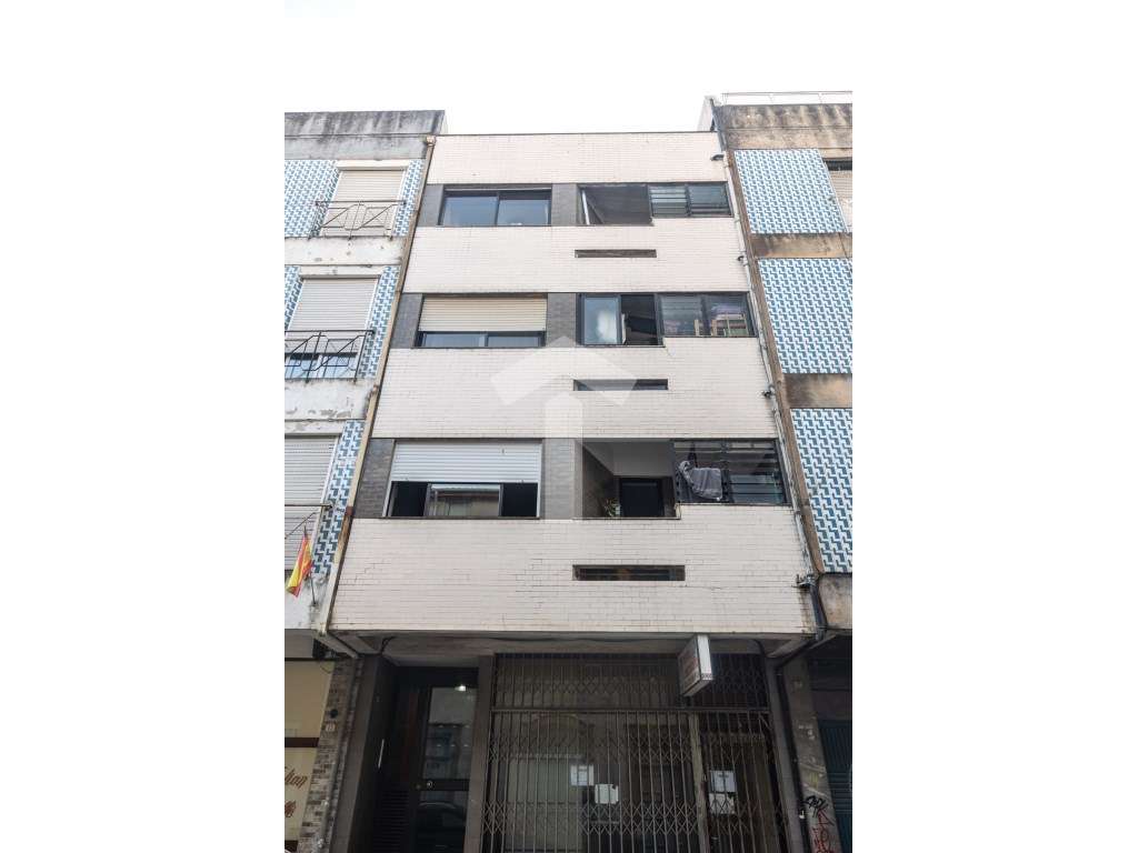 T1 com Terraço Privativo no Coração do Porto-17