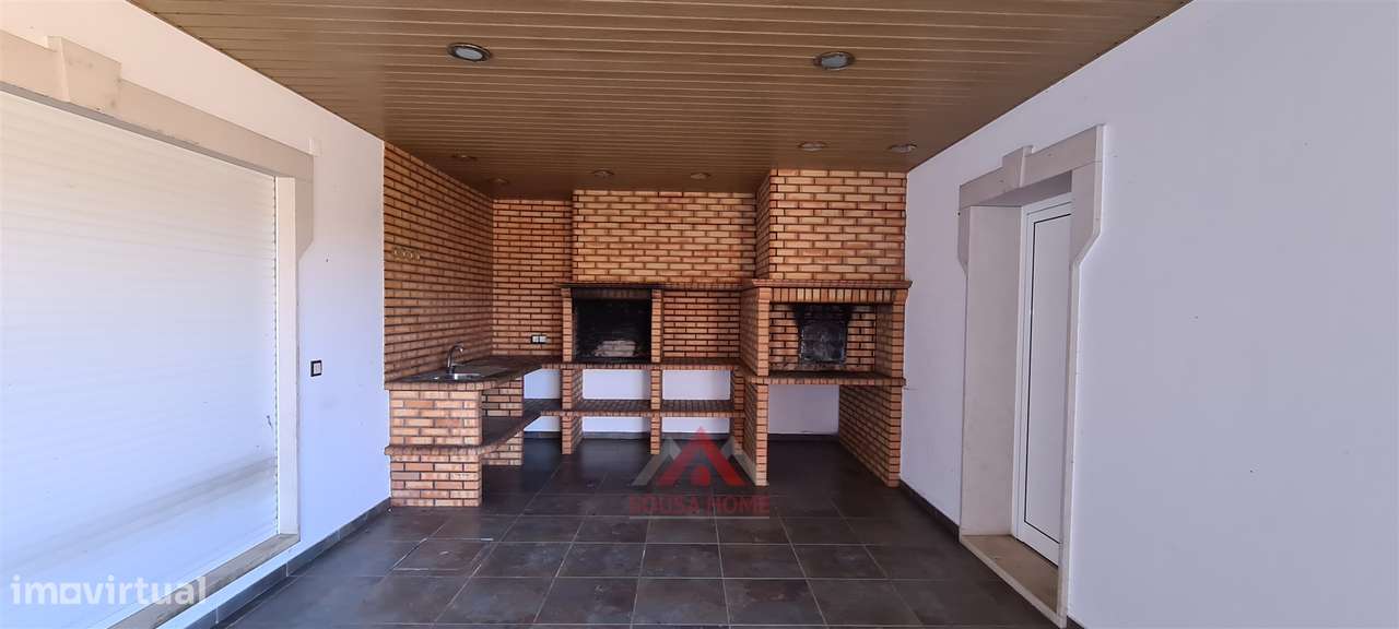 Moradia T7 + Sala c/ 100M2 + Terreno 4.666M2-7