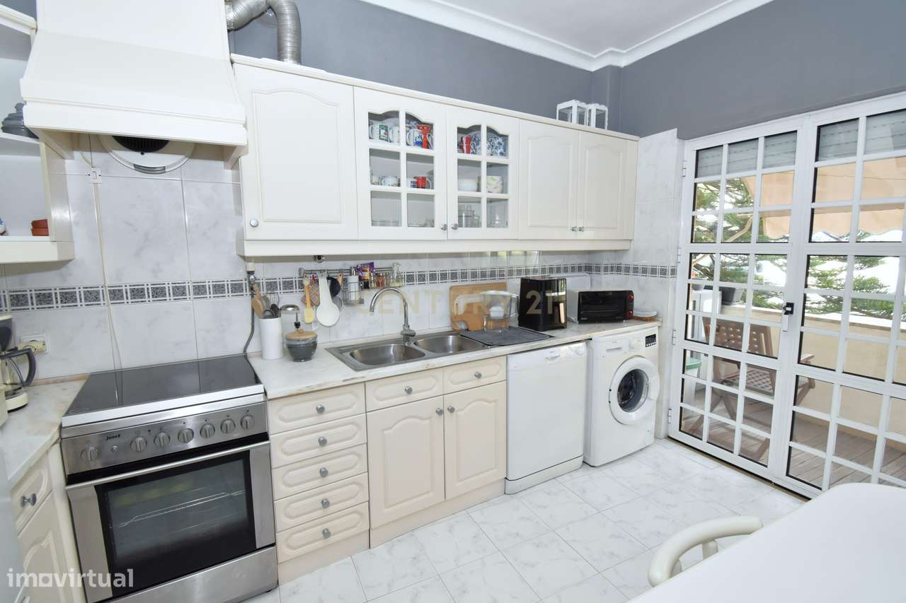 O Refúgio Perfeito entre o Mar e a Cidade. T3 Renovado na Costa da Cap-24