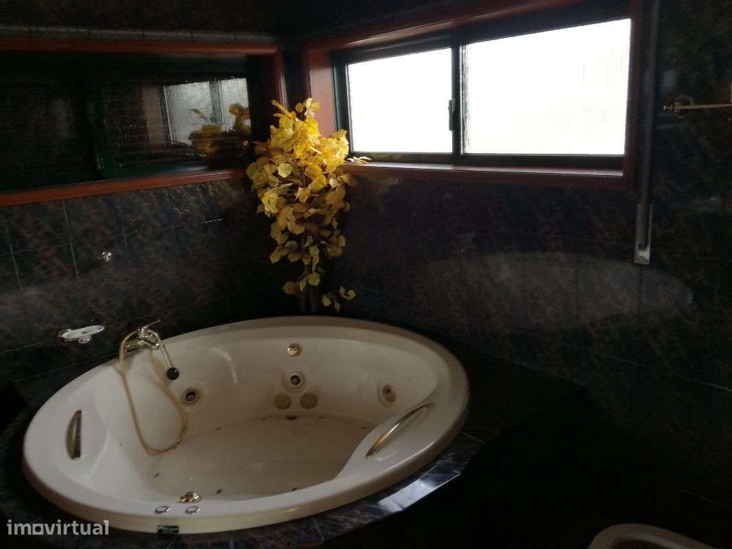 Moradia T4 - Grande imagem: 5/17