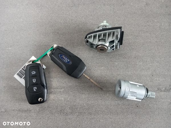 Zestaw zamka kierownicy i wkładek kluczykowych do drzwi Ford Fiesta 2017-, Puma 2019- 2301058 - 1