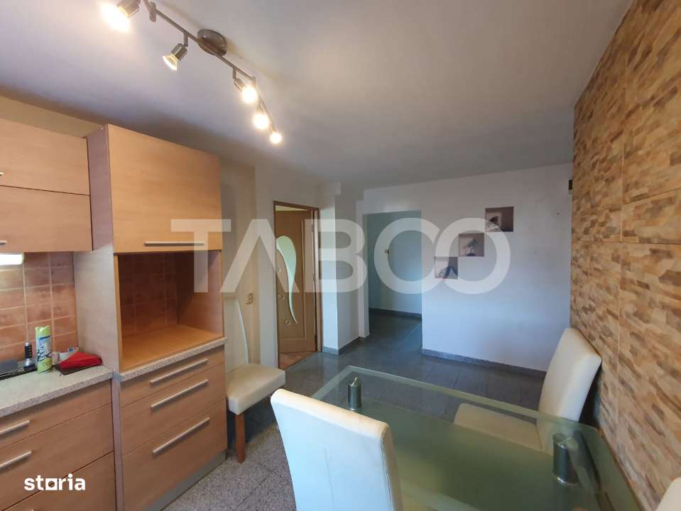 Apartament 3 camere decomandat 80 mp + 2 balcoane zona Teiului - Imagine principală: 2/13