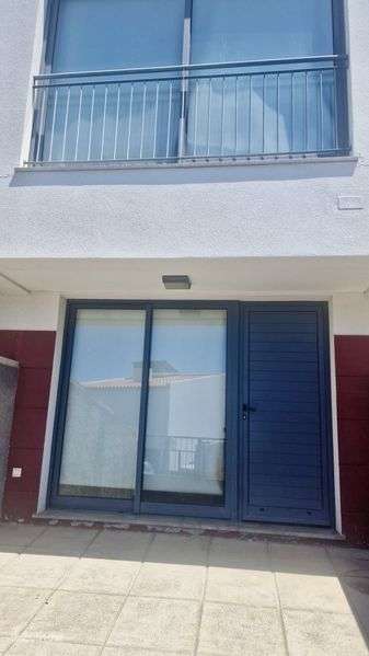 Moradia com sol todo o dia e vista mar parcial em Câmara de Lobos - Grande imagem: 4/8