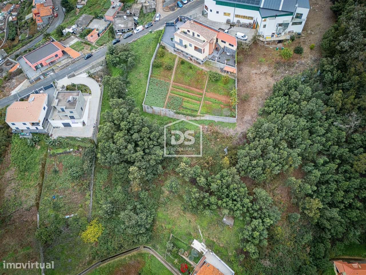 Terreno  Venda em Estreito de Câmara de Lobos,Câmara de Lobos - Grande imagem: 2/9