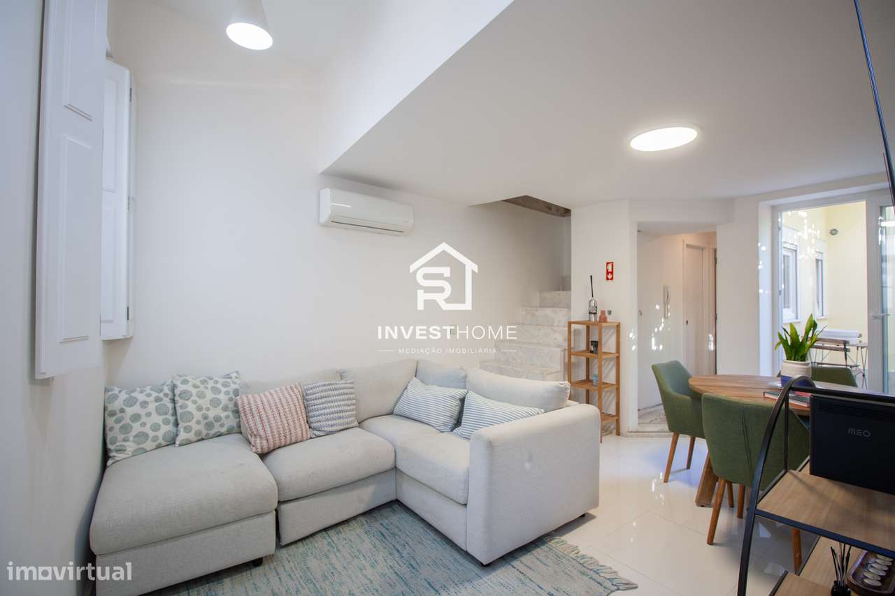Moradia T2 | Renovada | 2 Frentes | 1 Suite | 2 Terraços | Porto - Grande imagem: 2/47
