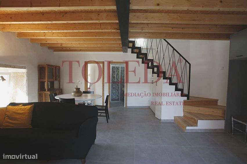 Moradia T2 Remodelada com Logradouro - Grande imagem: 4/41