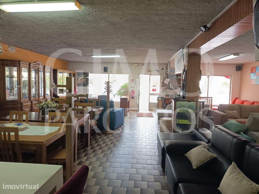 Moradia T3+Loja+Armazém-10