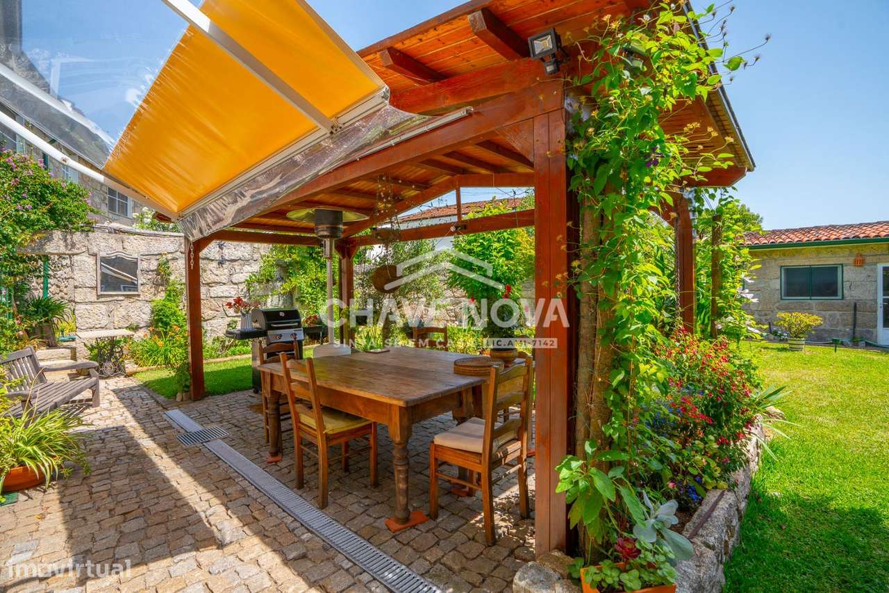 Moradia Isolada T4 Renovada em Gondim, Maia - Grande imagem: 4/25