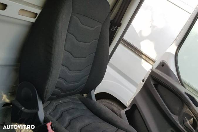 Scaun partea stângă Iveco Daily 2.3 Euro 6 - 2