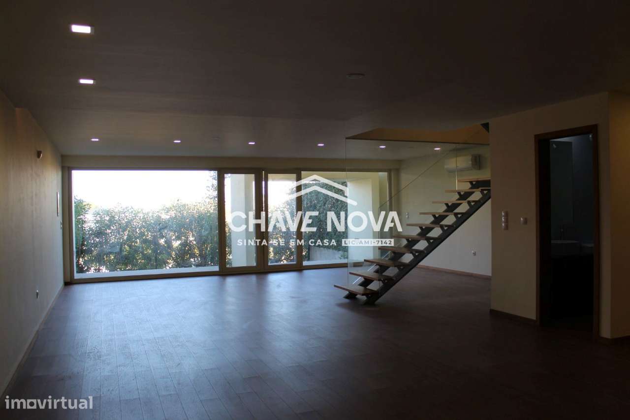 Moradia em Banda V4 Nova em Pedroso - Grande imagem: 4/25