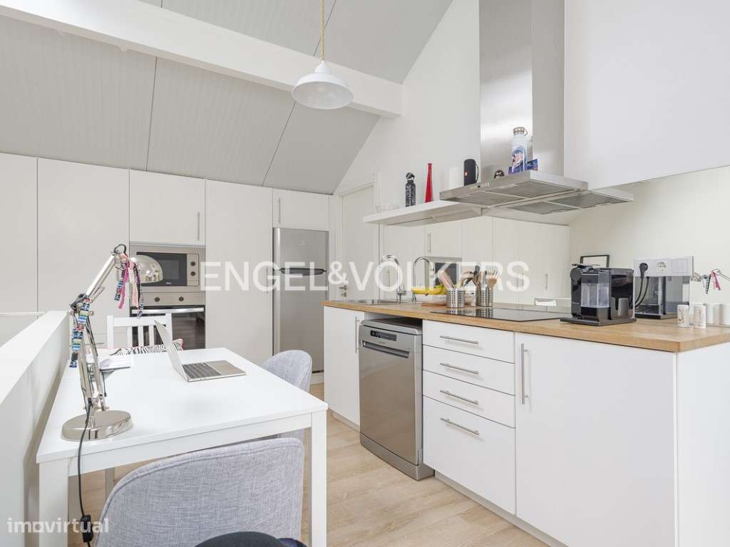 Amplo Estúdio junto á Praça das Flores - Príncipe Real - Grande imagem: 3/21