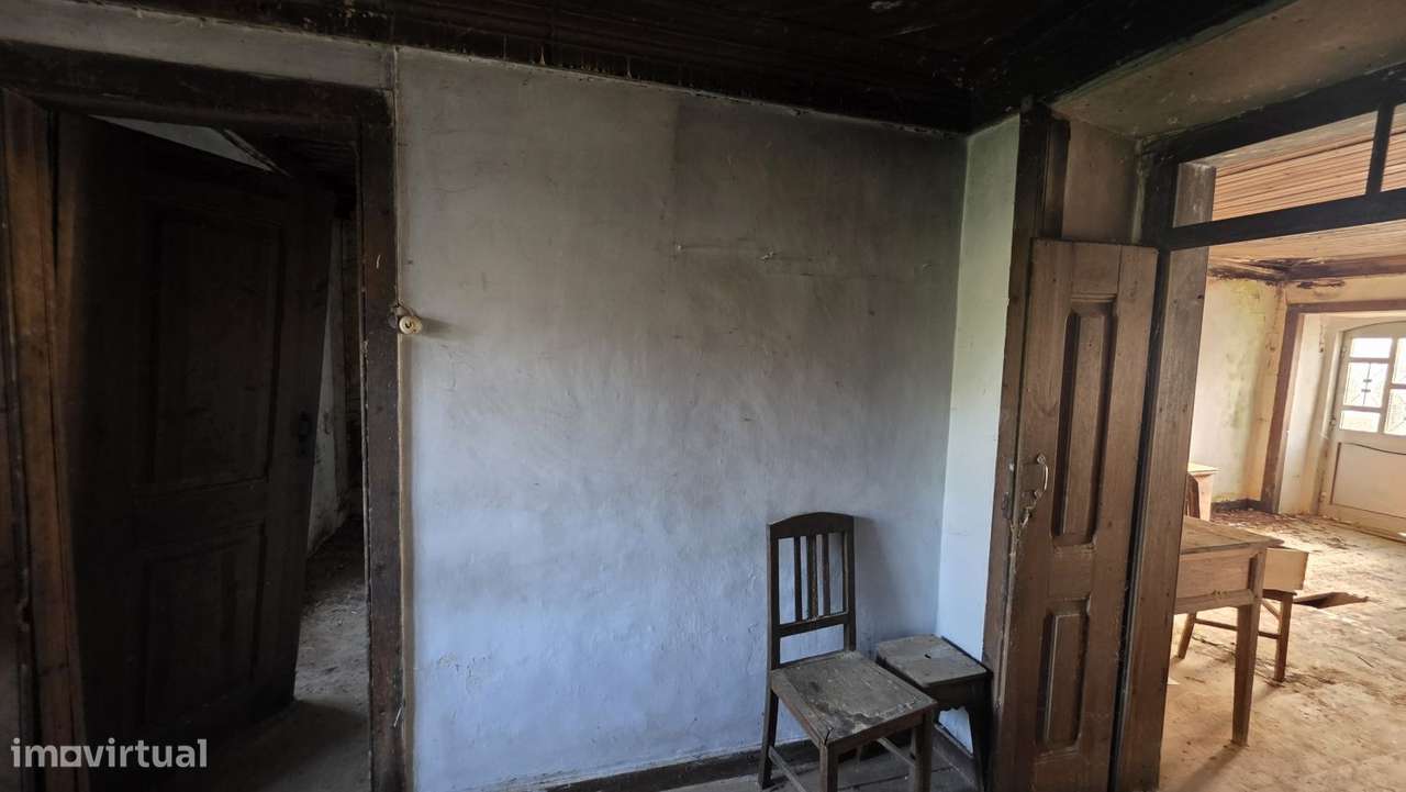 Moradia para restaurar, com terreno, perto de Ferreira do Zêzere-24