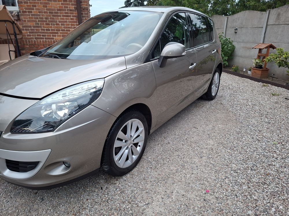 Renault Scenic III (2009-2016) 2.0 16V Emotion 2010