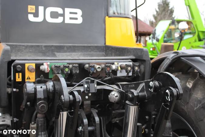 JCB FASTRAC 3230 PLUS - 8