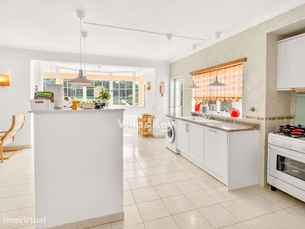 Vivenda com piscina e grande jardim na Praia da Luz,Lagos,Algarve,P... - Grande imagem: 5/25