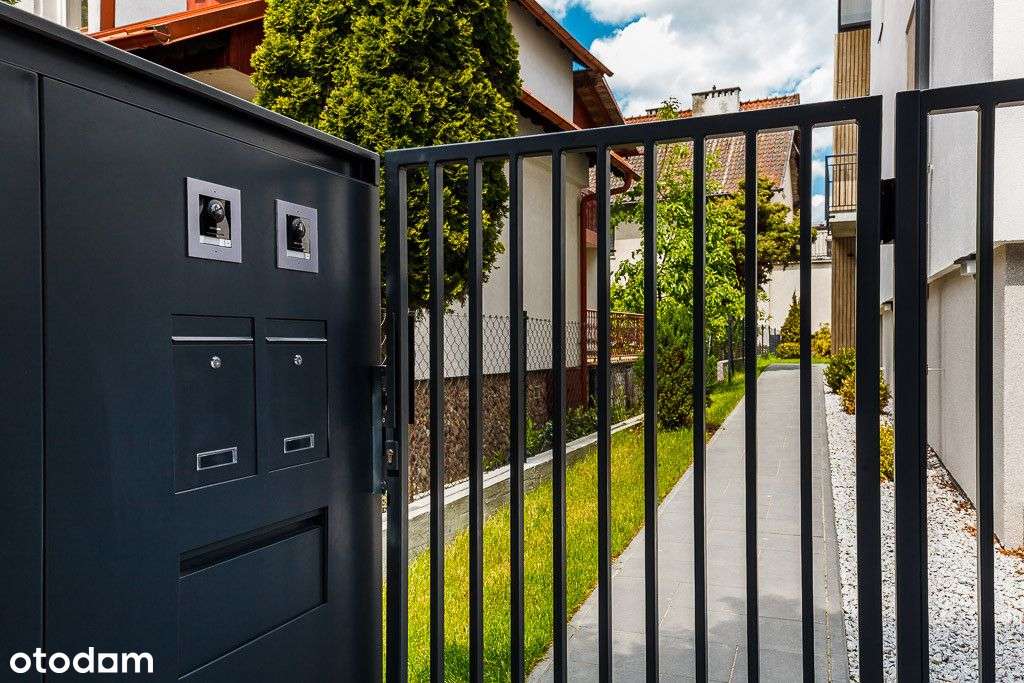 Nowy budynek podzielony na dwa apartamenty-2