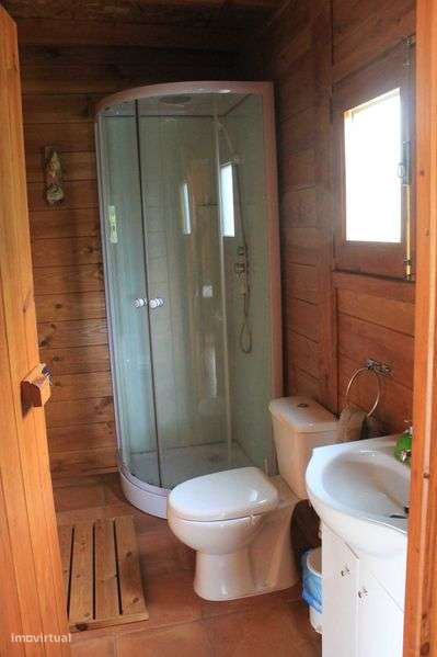 casa de campo em madeira na natureza - Grande imagem: 4/12