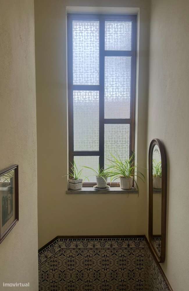 Moradia T4 com 3 LOJAS AREENDADAS E GRANDES TERRAÇOS - Peso da Régua-11