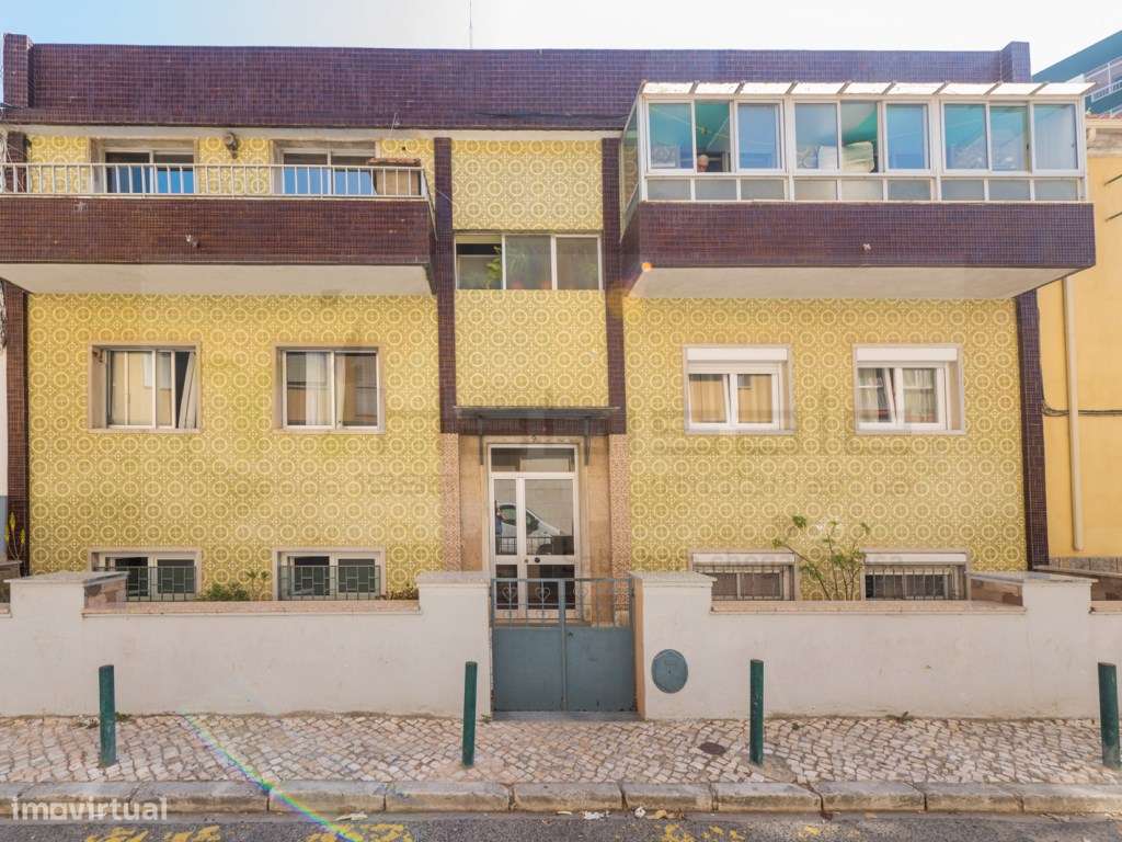 Apartamento T2 totalmente remodelado junto à estação.-24