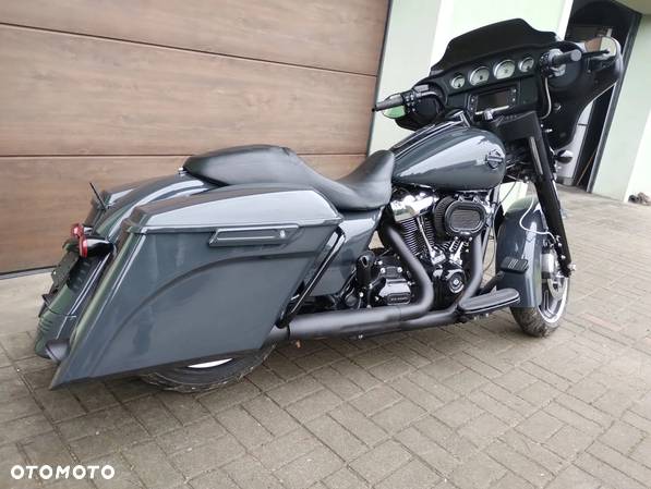 Harley-Davidson Touring Street Glide - 19