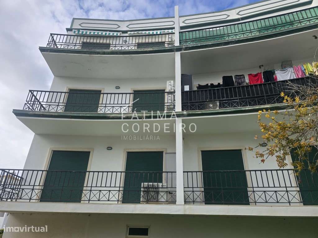 T1 com dois lugares de parqueamento, mobiliado e equipado - Grande imagem: 2/36