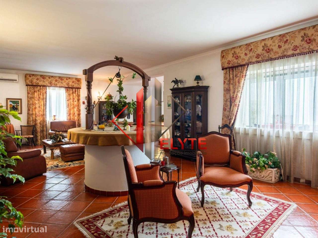 Moradia T7 no centro de Samora Correia-12