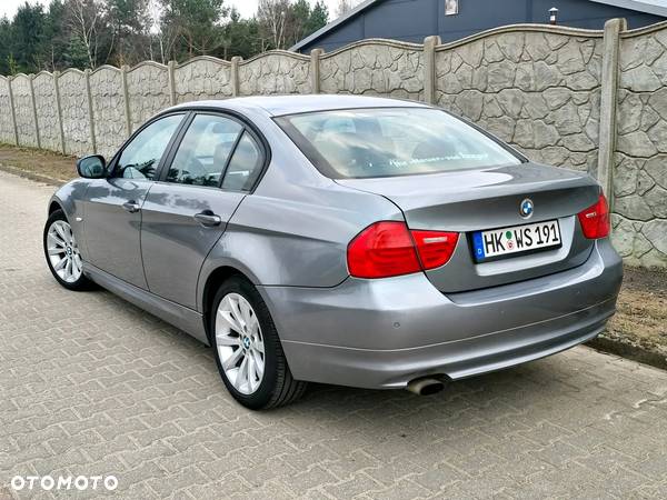 BMW Seria 3 318d Sport Line - 4