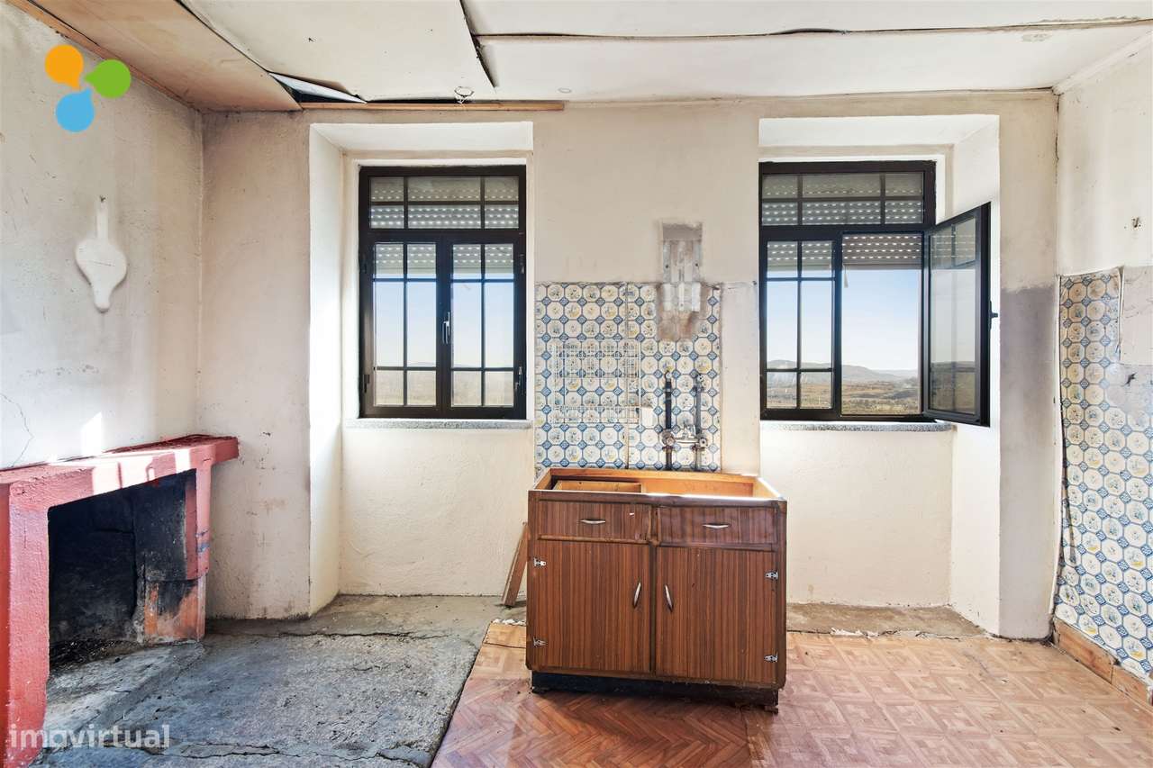 Moradia em Pedra com Vista Panorâmica sobre a Vila de Belmonte - Grande imagem: 5/20