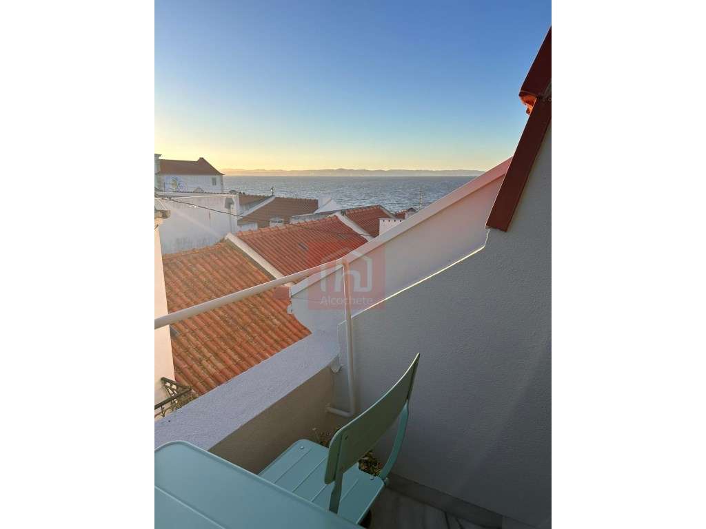 Moradia T2 vista rio no centro histórico de Alcochete-14