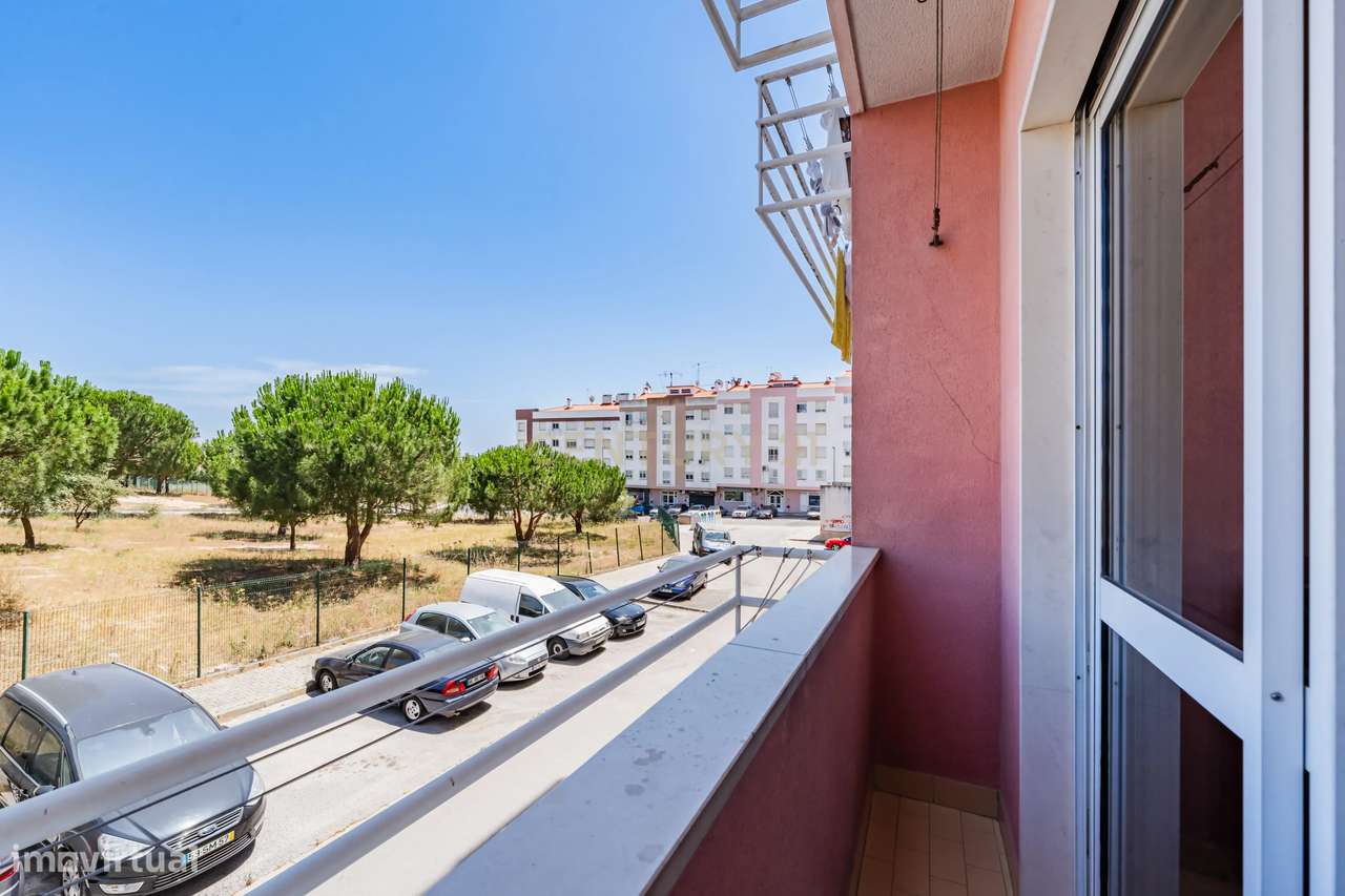 Apartamento T2 em Santa Marta do Pinhal-  Corroios, Seixal-9