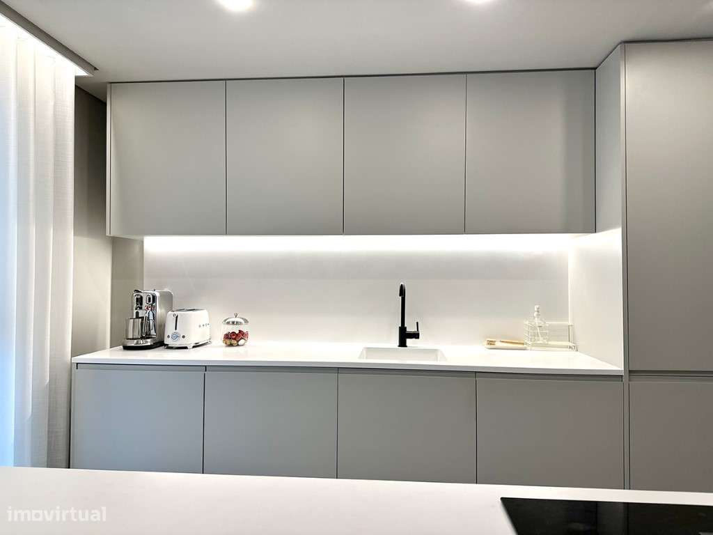 Apartamento T3 com garagem em palacete renovado em Lisboa-5