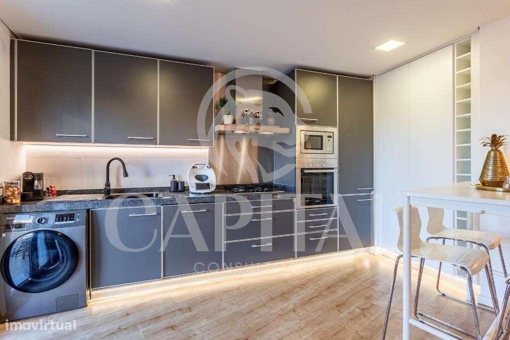 Apartamento T2 com varanda e garagem na Quinta da Trindade - Grande imagem: 5/32