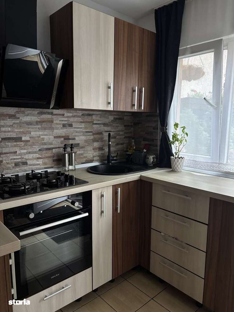 Casa de vanzare ! - Imagine principală: 4/8