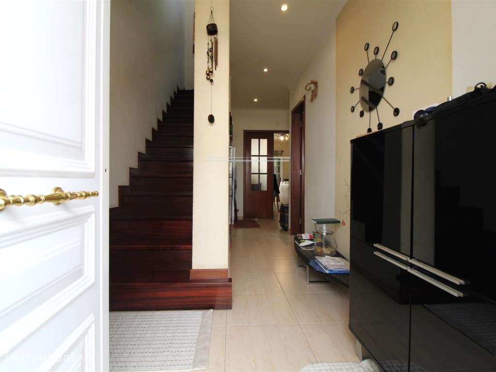 Moradia em banda T4, arquitetura tradicional com garagem - Vale Mil...-7