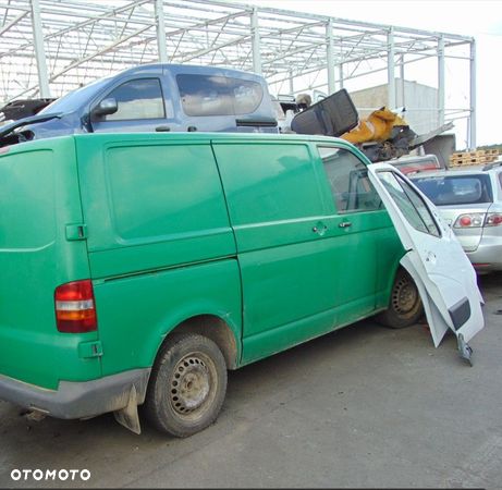 BŁOTNIK PRAWY TYŁ CWIARTKA VW T5 - 1