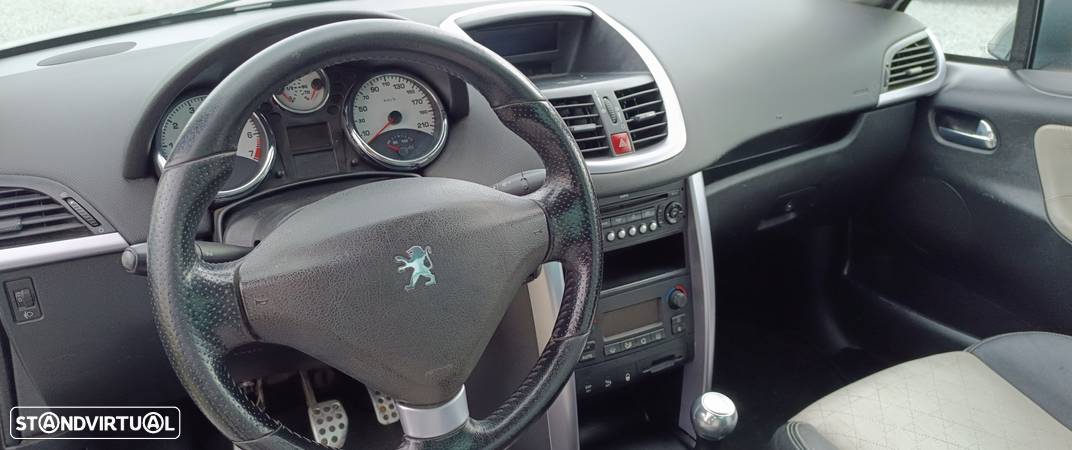 Peugeot 207 CC - 13